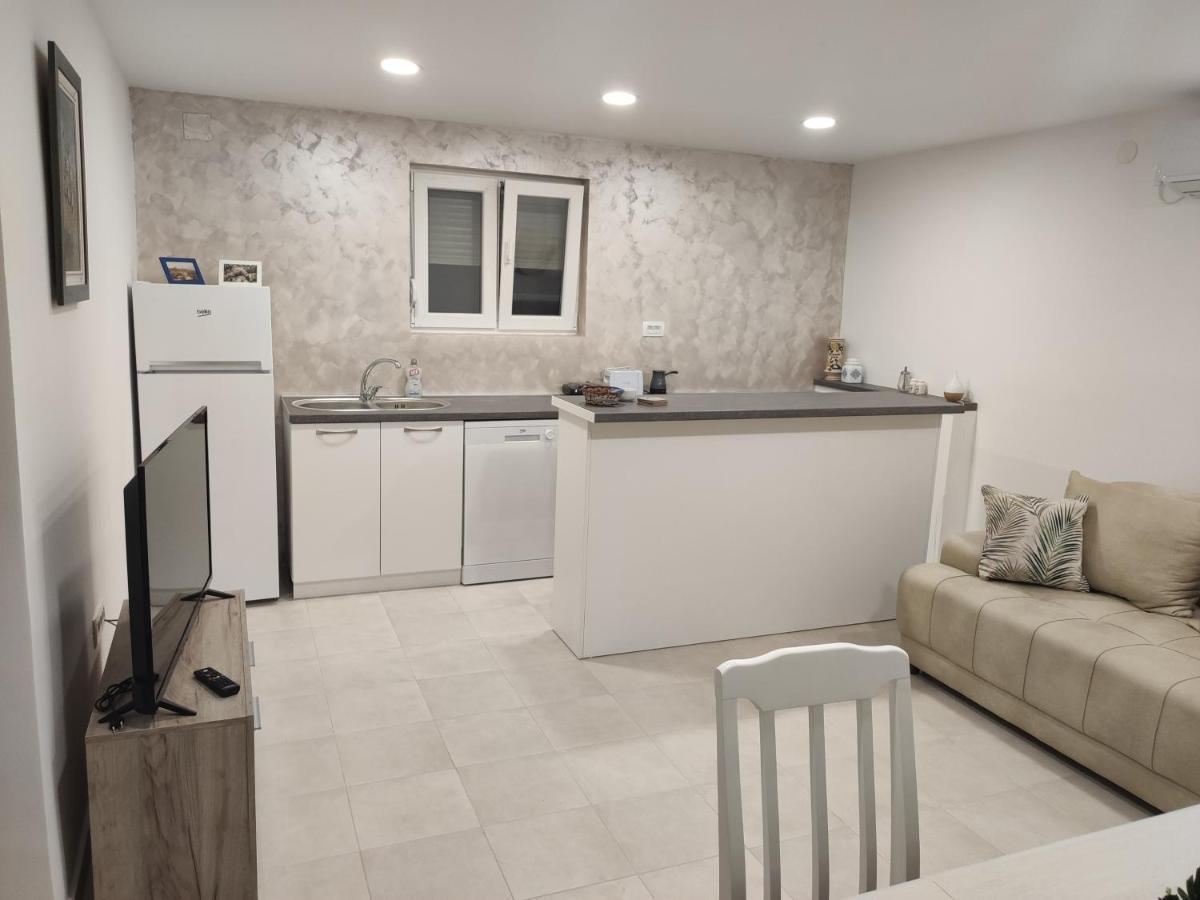 Apartments Alisa Kotor Luaran gambar